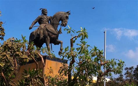 Acquaint Yourself With The Statues Of Fort With A Special Heritage Walk ...