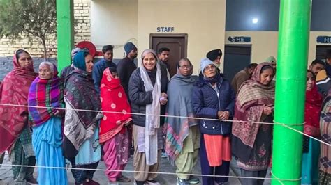 India Adds Nearly 3 Cr Voters In Last 1 Year, Women Voter Ratio ...
