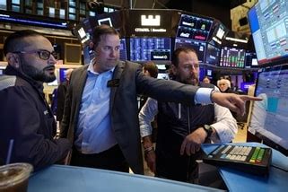 Wall Street today: S&P 500, Dow Jones, Nasdaq fall after mixed economic ...