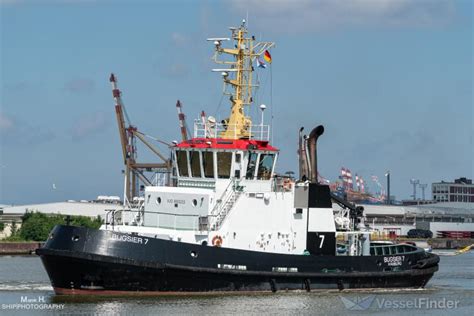 FAIRPLAY-82, Tug - Details and current position - IMO 9693252 ...