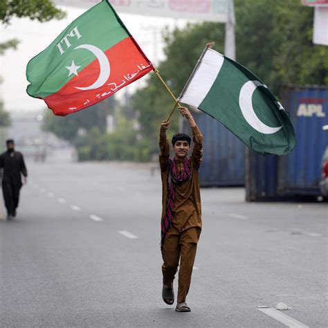 Ex-Pakistan PM Imran Khan Arrested to Prevent His Re-election, Analysts Say