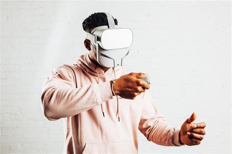 Hey, r/oculus! We at Feelreal have invented and patented the world's first Multi-Sensory Mask ...