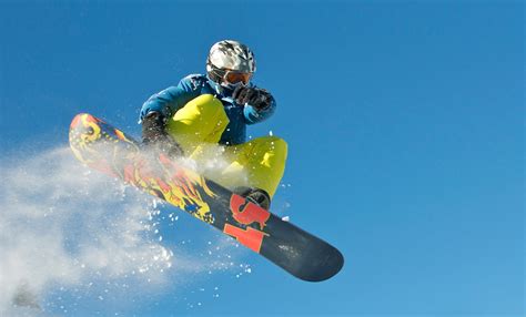 Snowboarding 的图像结果