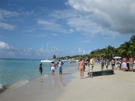 Theris Dixon's Isla Roatan day tours - 2021 What to Know Before You Go ...