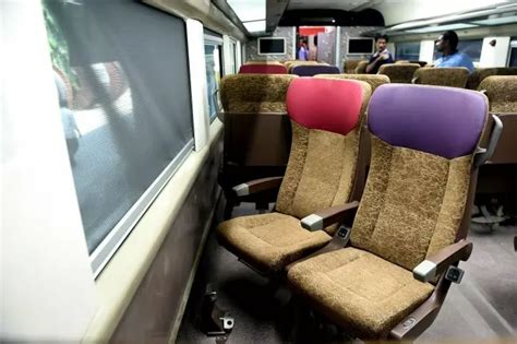 From Muffins And Doughnuts For Breakfast To A Five-Star Dinner, Train ...