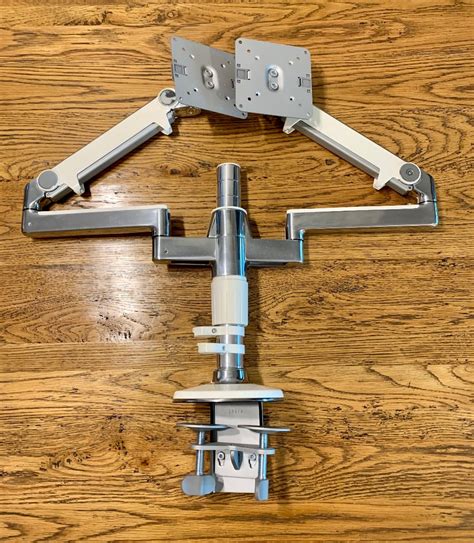 Lock Humanscale Dual Monitor Arms 的图像结果