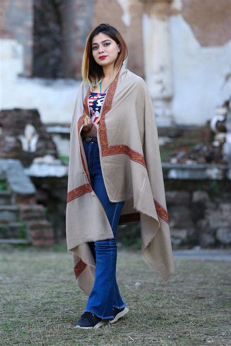 Steady beige colour semi pashmina sozni shawl with beautiful border