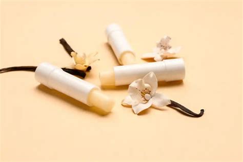 Cocoa Butter For Lips - Benefits & DIY Recipes – VedaOils