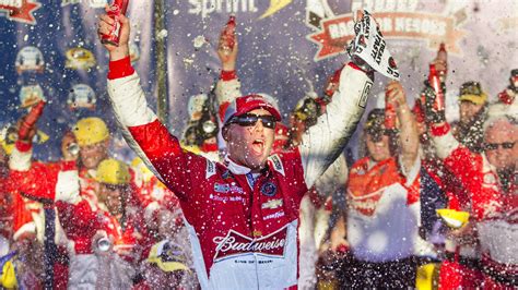 Honoring Kevin Harvick, 'King of Phoenix,' in NASCAR farewell tour