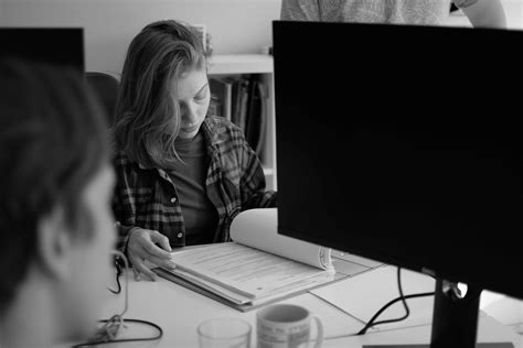 How does a user read the design