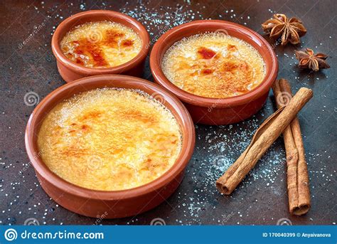 Creme Brulee (cream Brulee, Burnt Cream) in Terracota Baking Dishes ...