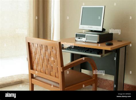 Computer Table and Chair 的图像结果