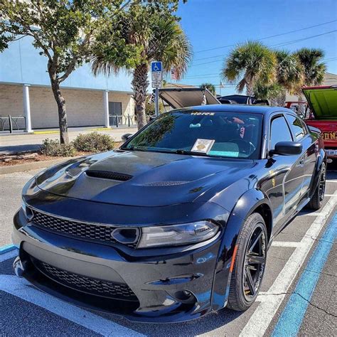 Vicrez Hellcat Style Hood W/ Air Vent Scoop vz101849 | Dodge Charger 2015-2023