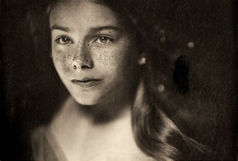 Artist Uses Centuries-Old Photography Technique To Create Pictures That ...