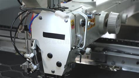 Sewing Robot Machine 的图像结果