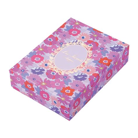 Ladurée, restaurant, tea room and macaron specialist