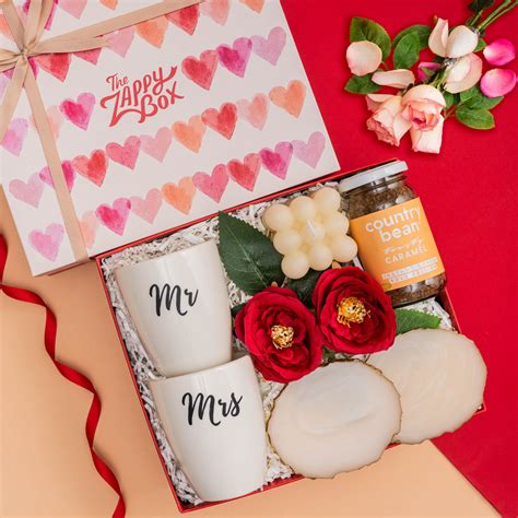 Valentine's Day Gifts Hamper - Send Valentines Gift Hampers Online ...