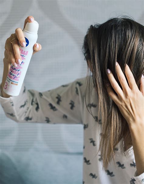 Using Dry Shampoo 的图像结果