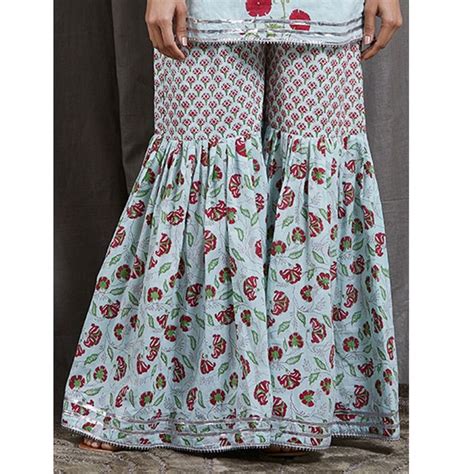 3 times Janhvi Kapoor sported easy-breezy sharara sets | Vogue India