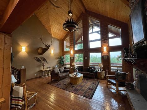 THE GREAT BEAR INN (West Glacier, Montana) - B&B Reviews & Photos ...