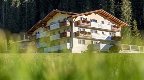 GARNI-HOTEL BEL VERT (Val Gardena/Selva di Val Gardena) - Hotel Reviews ...