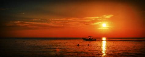 Sunrise Sunset Times of Roatan, Honduras - MAPLOGS