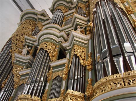 Hey Organ Builders - 300 years of tradition in organ building