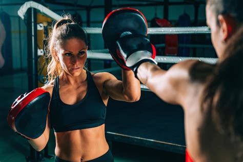 Girls Boxing Training 的图像结果