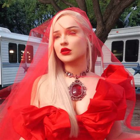 21 Stunning Kim Petras Young Photos | Fabbon