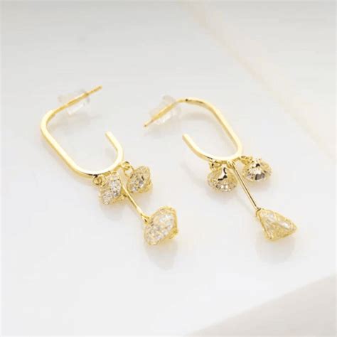 The Trendiest Gold Earrings For You - Blingvine
