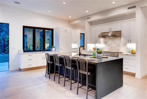 Pass through Kitchen Window 的图像结果