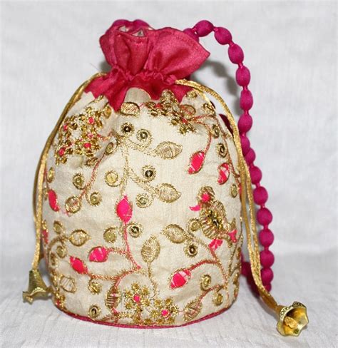 So Cute Potli Purses Designs You Get Swooned