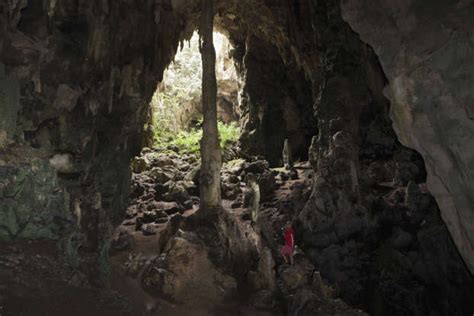 How and when did humans first move into the Pacific?