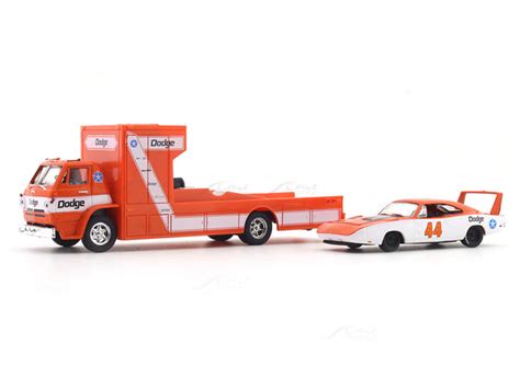 1968 Dodge L600 Race Hauler & 1969 Charger Daytona 1:64 M2 Machines ...