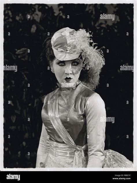 Catherine Hessling in film Nana of Jean Renoir. Museum: PRIVATE ...