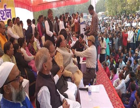 पुरानी पेंशन लागू कराने के साथ ही प्रेरणा ऐप के विरोध में लखनऊ में जुटे ...