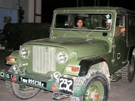 भारतीय गाड़ियों में अलग-अलग रंग की क्यों होती है नंबर प्लेट, क्या हैं ...