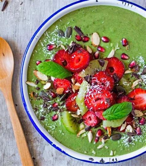 Avocado Smoothie Bowl with Cashew Cream | Femina.in