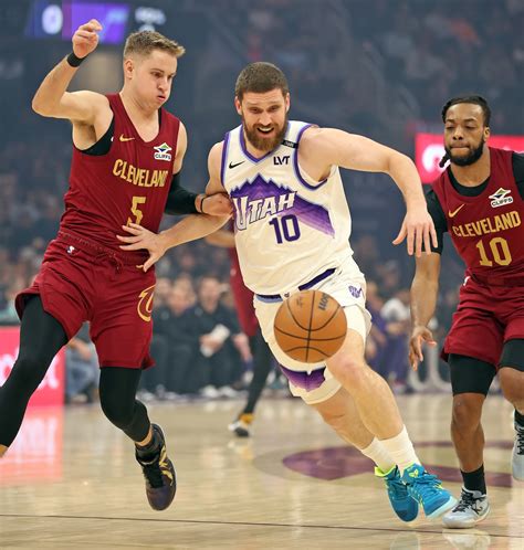 De’Andre Hunter’s ‘prolonged slump’ could cause Cavs to look toward ...