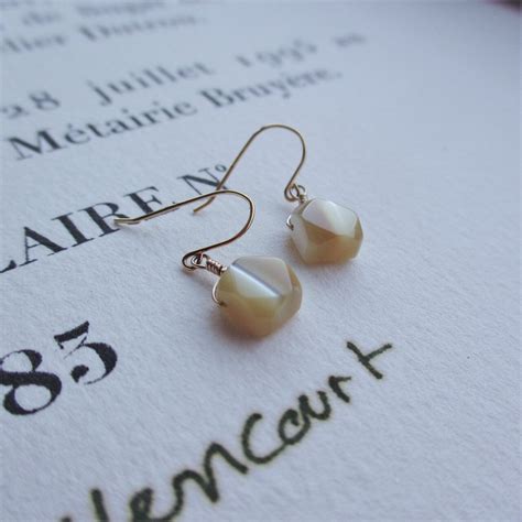 Trocas Shell Gem Cut K14GFピアス | artworks Pez [ハンドメイドシルバー・シェルジュエリー]