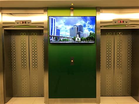 Digital Signage Office Design 的图像结果