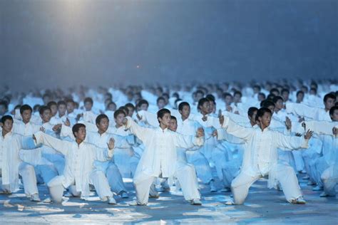 图文-2008北京奥运会开幕式 击缻表演的精彩场面_其他_2008奥运站_新浪网