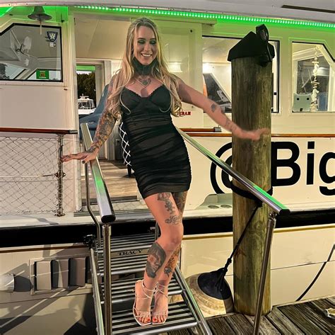 Taylor Starling's feet