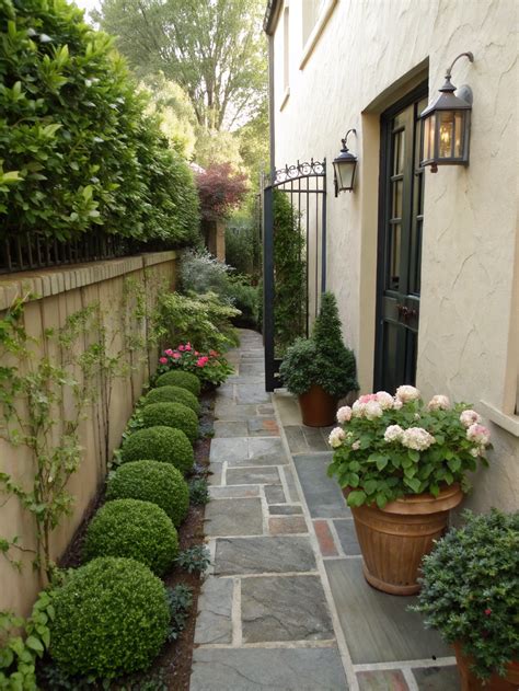 Narrow Side Yard Landscaping: Designer Solutions for Challenging Spaces ...