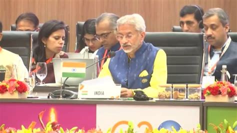 Ranbir turns Badtameez! - India Today