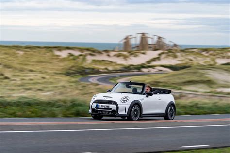 MINI Cooper S Convertible Seaside Edition (12/2022).