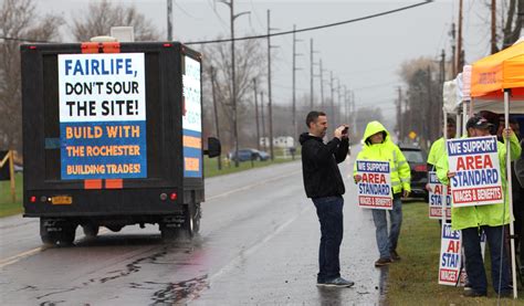 Unions pushing for labor pact on Webster fairlife project | WXXI News