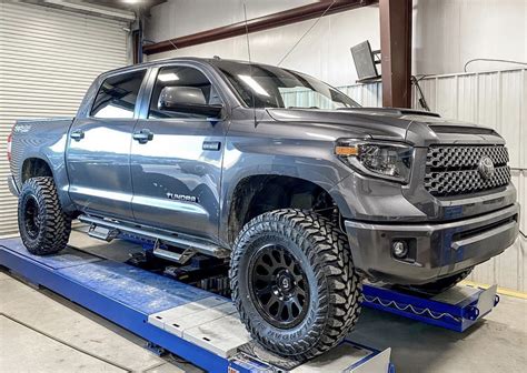 Swaggyveet s 2016 tundra crewmax limited super – Artofit