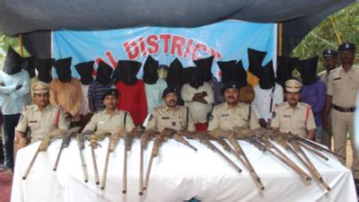 Andhra Pradesh: Nandyal police seizes 16 country made weapons ...