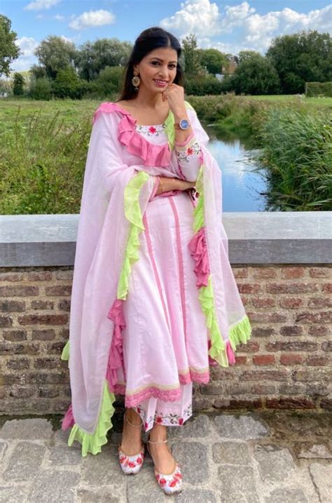 Gulabi Kota Anarkali – THE FLOWER LADY